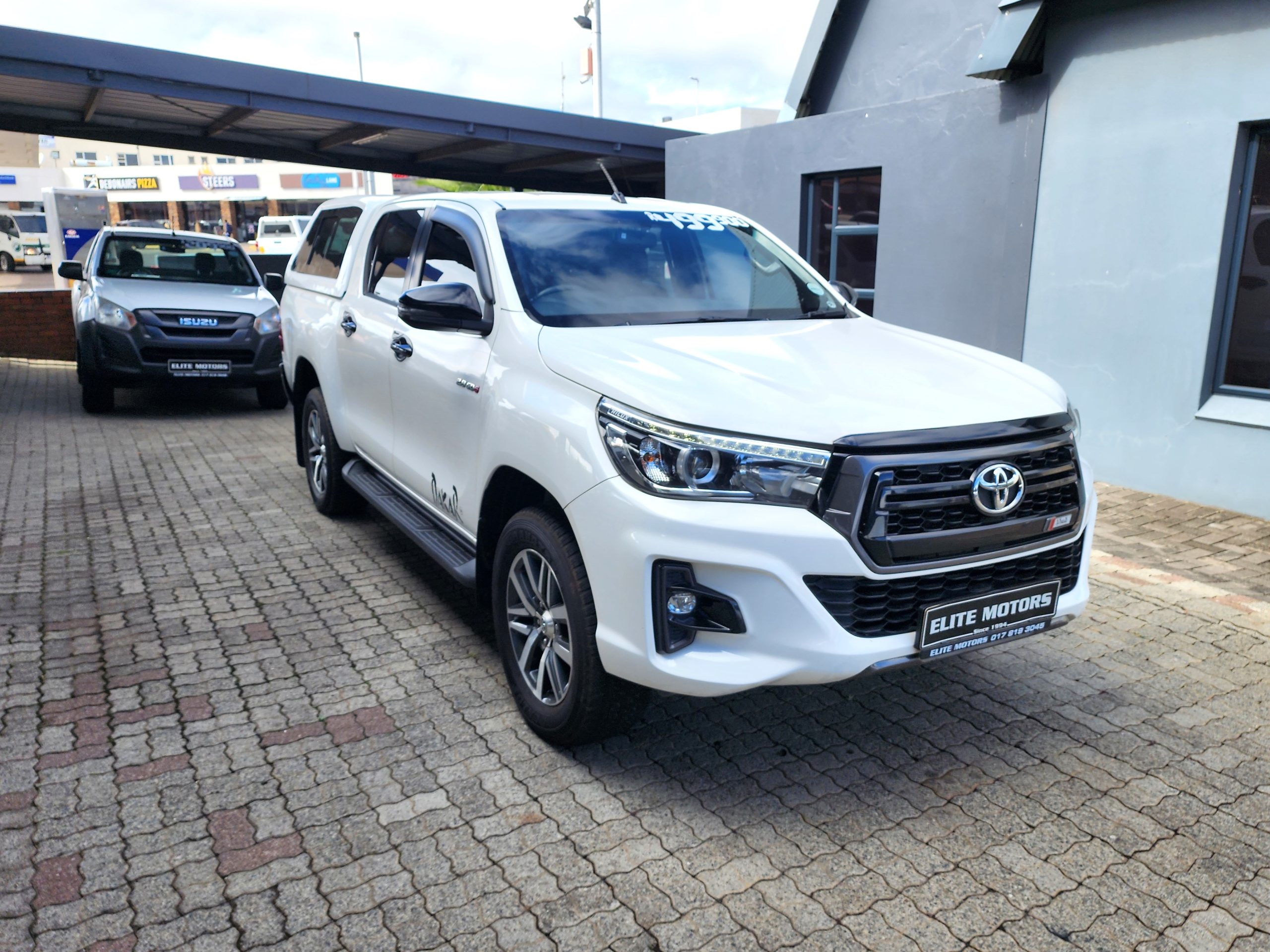 2018 TOYOTA HILUX 2.8GD-6 RAIDER 4X4 A/T D/C DAKAR